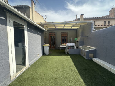 Maison à vendre à Carcassonne (11000) — Rue Trivalle : Grand appartement + Local commercial avec garage   Idéal investissement ou activité indépendante