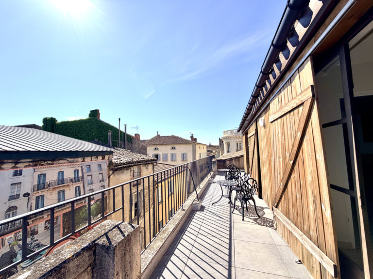 Appartement à vendre à Carcassonne (11000) — Appartement de charme avec terrasse et vue exceptionnelle sur le centre ville