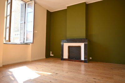 Appartement à vendre à Carcassonne (11000) — Charmant appartement T4 de 124 m2 en dernier étage au cœur du centre-ville de Carcassonne