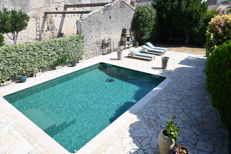 Maison à vendre à Carcassonne (11000) — Maison de caractère avec piscine et doubles garages quartier Pasteur