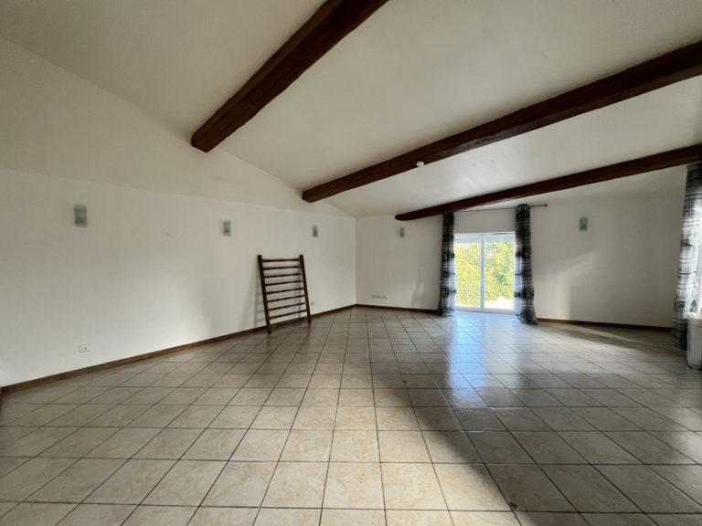 Maison à louer à Villegailhenc (11600) — À LOUER Maison 4 pièces Villegailhenc, proche commerces