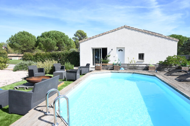 Maison à vendre à Villemoustaussou (11620) — Villa de plain-pied avec piscine et grand terrain arboré à Villemoustaussou