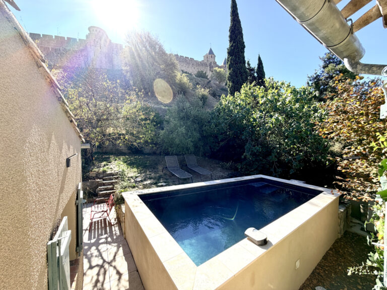 Maison à vendre à Carcassonne (11000) — Exclusivité   Demeure de prestige rénovée avec piscine au pied de la Cité de Carcassonne