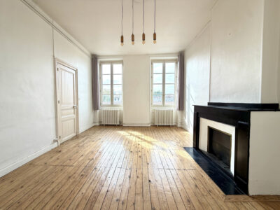 Appartement à vendre à Carcassonne (11000) — CARCASSONNE   Appartement en duplex de 133 m2, élégance de l’ancien et emplacement privilégié