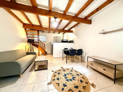 Maison à louer à Verzeille (11250) — MAISON DE VILLAGE MEUBLÉE